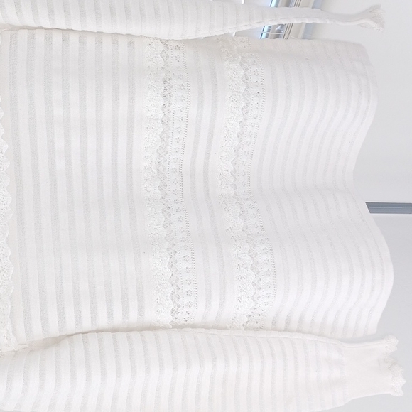 White House Black Market Top - Picture 9 of 11